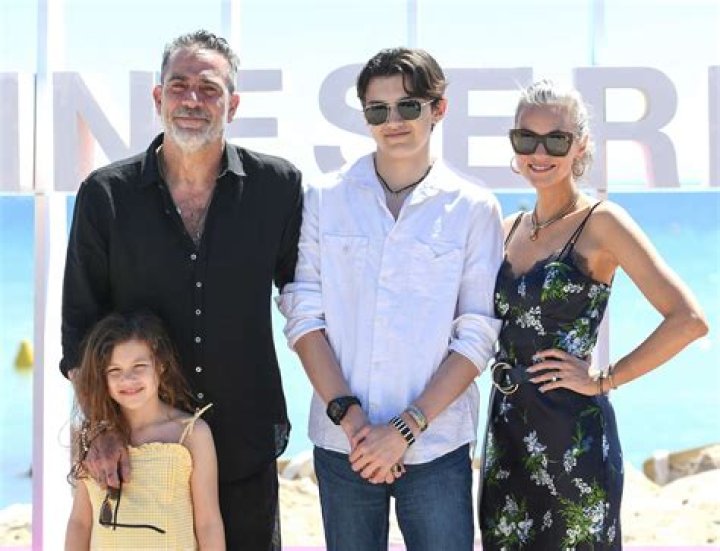 Exploring The Lives Of Jeffrey Dean Morgan's Children: Their Ages And More