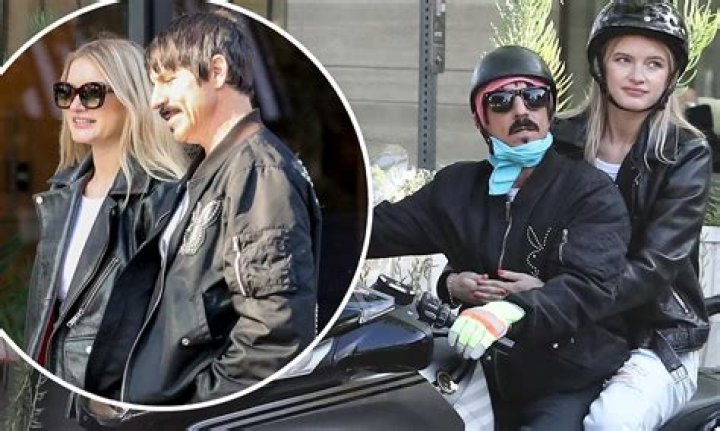 Unveiling Anthony Kiedis's Girlfriend: A Deep Dive Into His Romantic Life