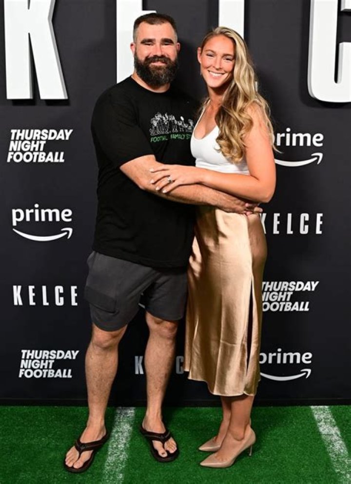 Unveiling The Dimensions: Kylie Kelce Height And Weight